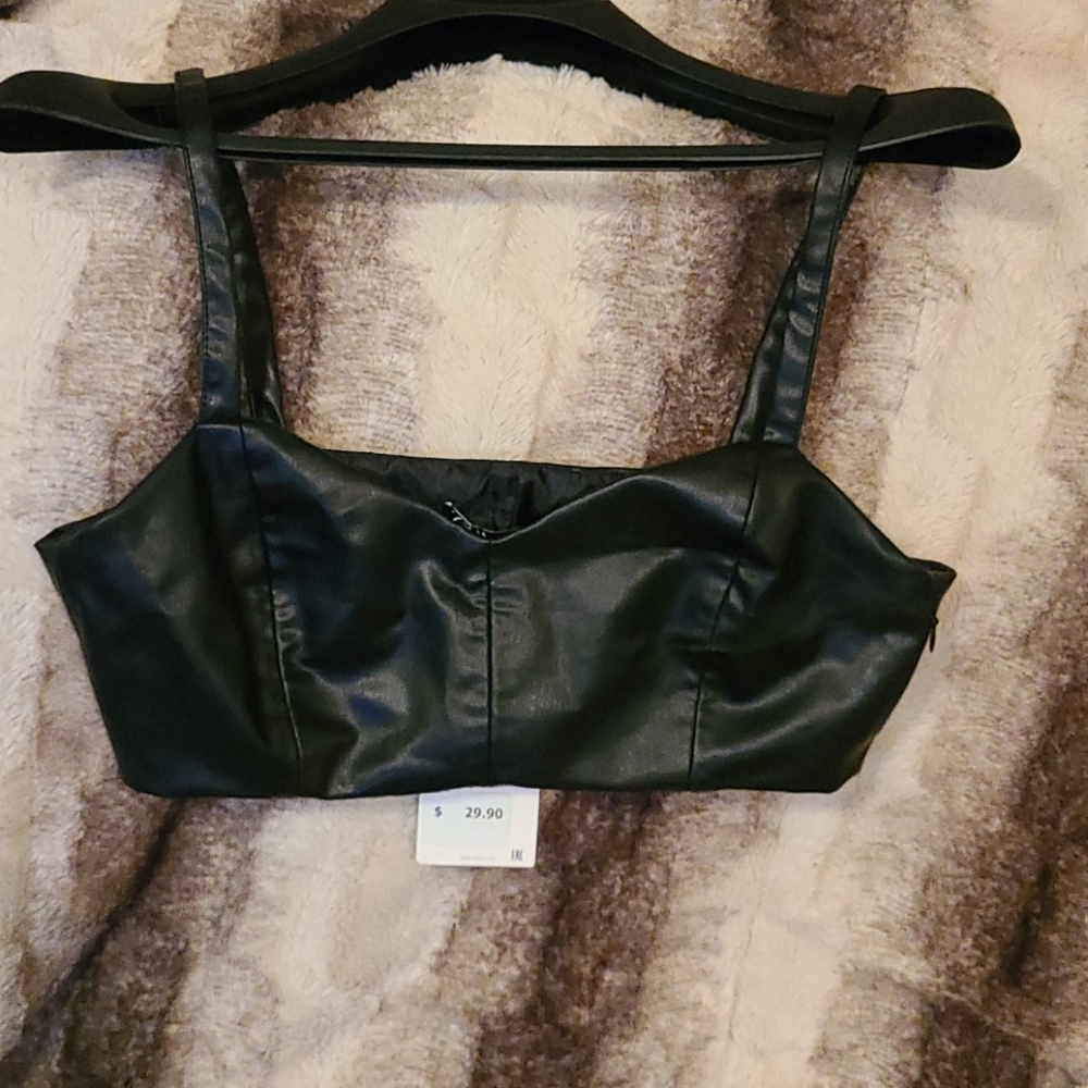 Crop Top - Picture 2 of 4
